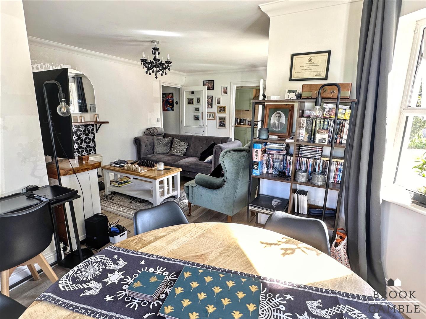 2 Bedroom Flat/Apartment. St. Annes Road in Eastbourne,  6